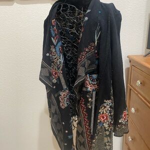 Paparazzi Black Floral Embroidered Kimono